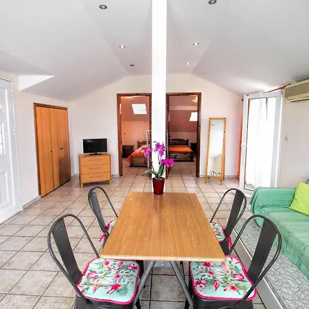 Golden Sun アパートホテル *