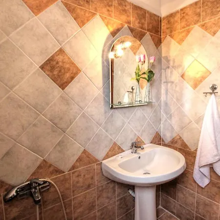 Golden Sun Aparthotel *